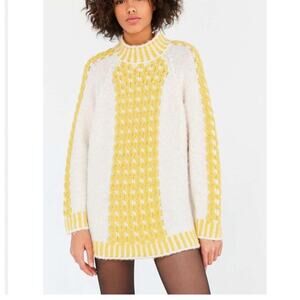 BDG 3D Cream Gold Cable Knit Wool Blend Pullover Sweater Small